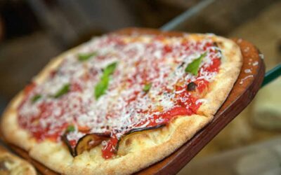 Pizza and wine? You can. Some combinations absolutely to be tried